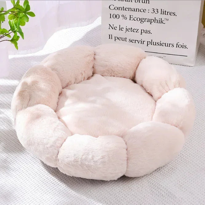 Flower-Shaped Plush Dog Bed - Warm Indoor & Outdoor Mat for Large Dogs