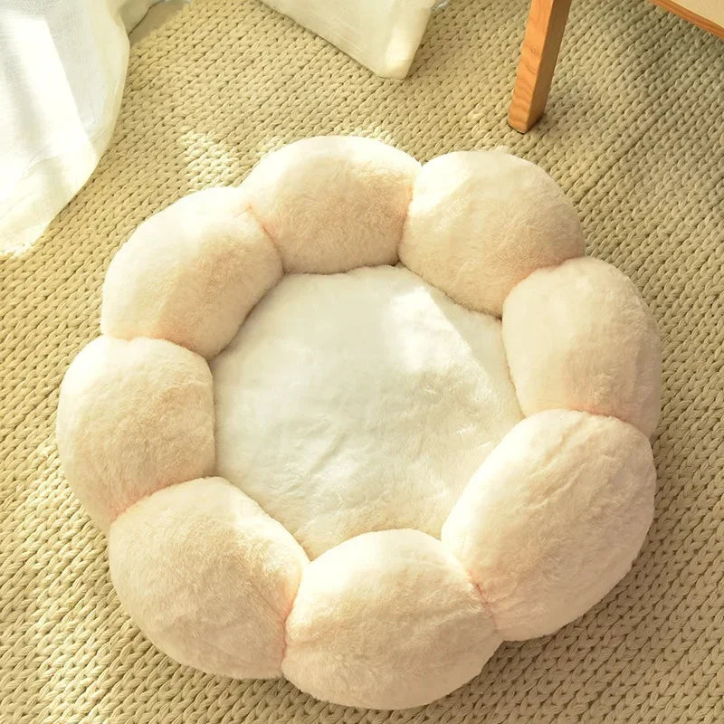 Flower-Shaped Plush Dog Bed - Warm Indoor & Outdoor Mat for Large Dogs
