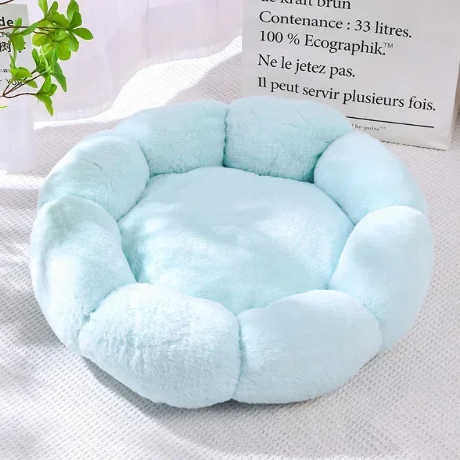 Flower-Shaped Plush Dog Bed - Warm Indoor & Outdoor Mat for Large Dogs