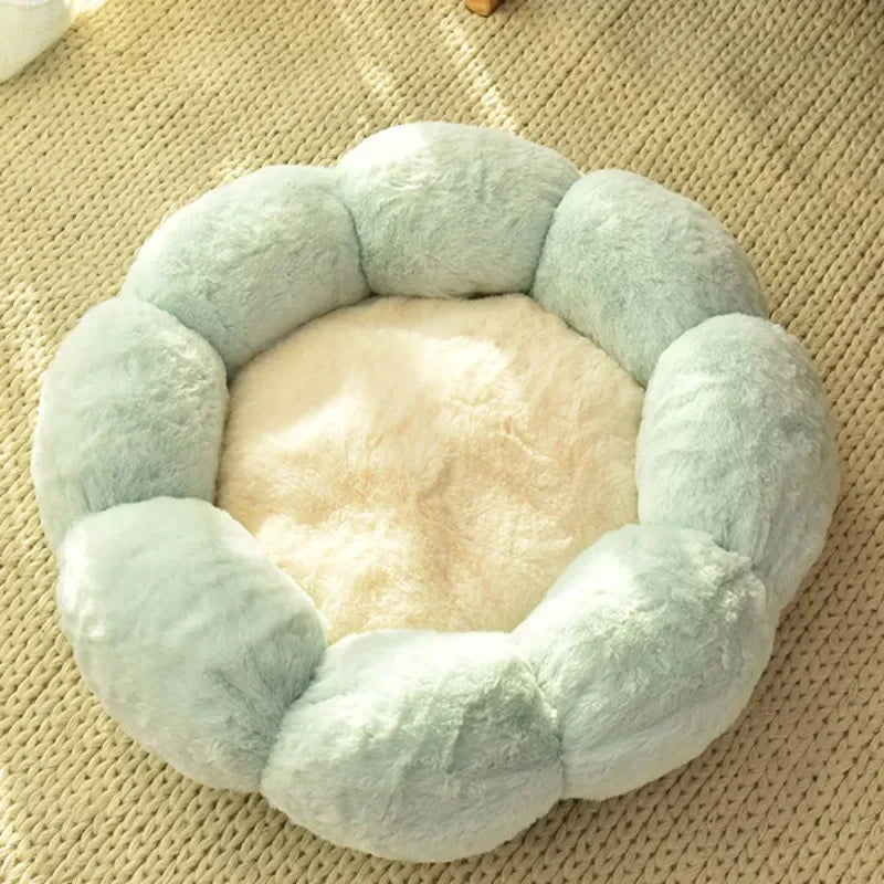 Flower-Shaped Plush Dog Bed - Warm Indoor & Outdoor Mat for Large Dogs