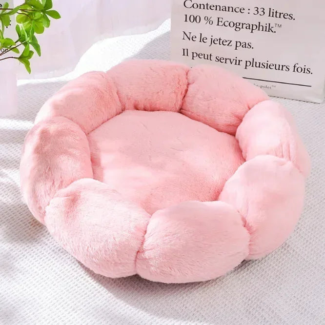 Flower-Shaped Plush Dog Bed - Warm Indoor & Outdoor Mat for Large Dogs